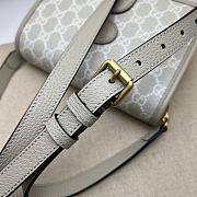Gucci Mini Shoulder Bag With Interlocking G Beige and white Size 20×17×8cm - 5