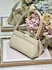 Small Dior Key Bag Dusty Ivory Box Calfskin Size 22x12.5x12 cm - 3