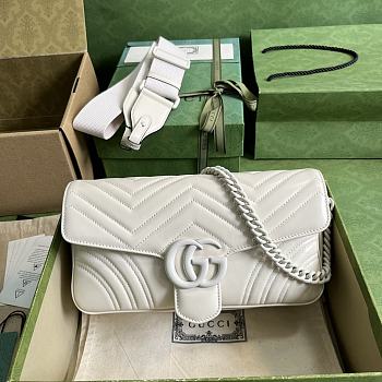 GG Marmont Matelassé Shoulder Bag White Leather Size 26.5x13x 7