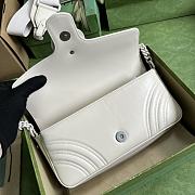 GG Marmont Matelassé Shoulder Bag White Leather Size 26.5x13x 7 - 5