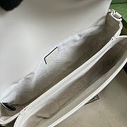 GG Marmont Matelassé Shoulder Bag White Leather Size 26.5x13x 7 - 3