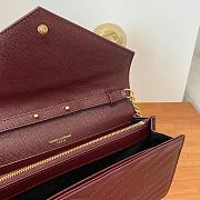 YSL Cassandre Matelassé Chain Wallet In Grain De Poudre Embossed Leather Rouge Legion Size 22,5x14x4 cm - 3