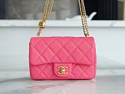 Chanel Small Flap Bag Pink Size 12×19×8 cm - 1