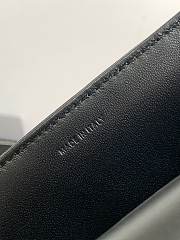 Celine Chain Shoulder Bag Matelasse Monochrome Celine In Quilted Goatskin Black Size 24 X 15 X 5 CM - 4