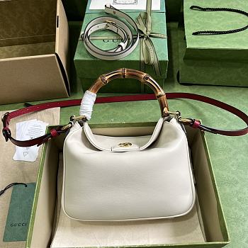 Gucci Diana Small Shoulder Bag 746251 White Size 24x15x5 cm