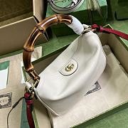 Gucci Diana Small Shoulder Bag 746251 White Size 24x15x5 cm - 4