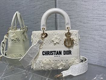Dior Medium Lady D-Lite Bag White D-Lace Embroidery with 3D Macramé Effect Size 24 x 20 x 11 cm