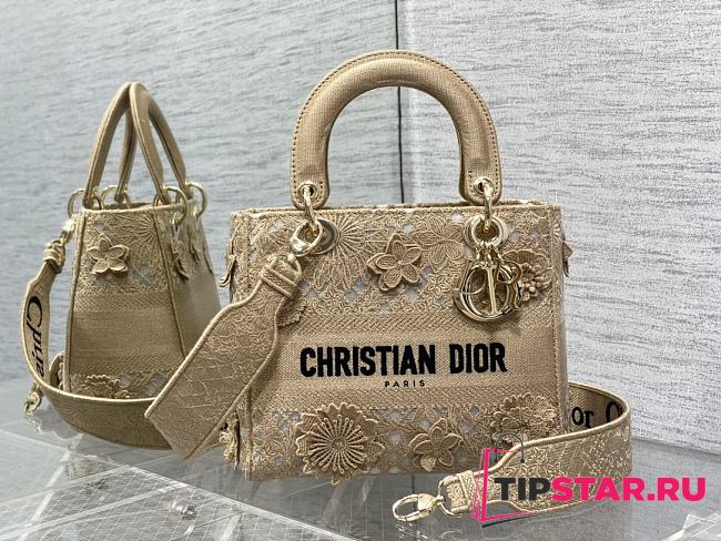 Dior Medium Lady D-Lite Bag Natural D-Lace Embroidery with 3D Macramé Effect Size 24 x 20 x 11 cm - 1