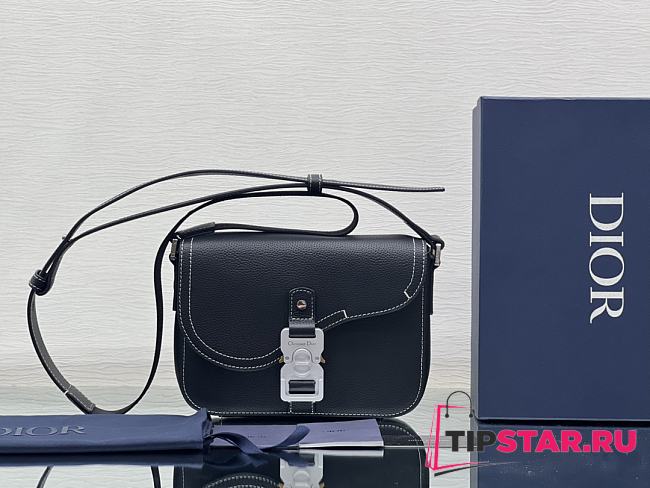 Dior Essentials Mini Saddle Bag With Strap Black Grained Calfskin Size 23 x 18 x 6 cm - 1