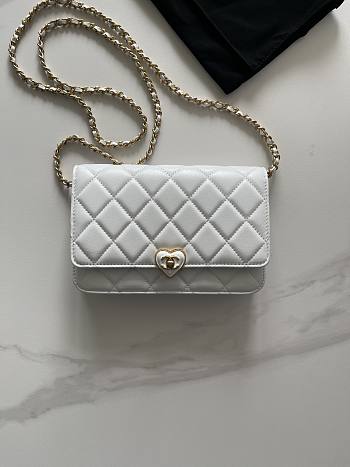 Chanel Wallet On Chain White AP3285 Size 12.3 × 19.2 × 3.5 cm 