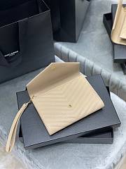 YSL Cassandre Matelassé Flap Pouch In Quilted Grain De Poudre Embossed Leather Beige Size 21 X 16 X 3 CM - 4