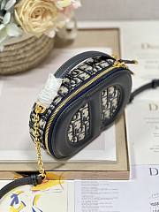 Dior Signature Oval Camera Bag Blue Dior Oblique Jacquard Size 18 x 11 x 6.5 cm - 2