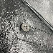 YSL Niki Baby Chain Bag In Crinkled Vintage Leather Black Size 21 X 16 X 7,5 CM - 4