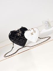 Chanel Clutch With Chain AP3295 Size 13.3 × 15 × 2 cm - 1