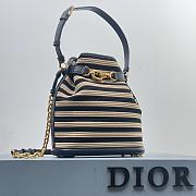 Dior Medium C'Est Bag Natural and Denim Blue Marinière Raffia Size 24 x 10 x 24.5 cm - 3