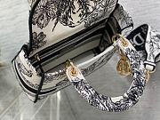 Dior Medium Lady D-Lite Bag White and Black Toile de Jouy Voyage Embroidery Size 24 x 20 x 11 cm - 5