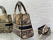 Dior Medium Lady D-Lite Bag Beige Multicolor Toile de Jouy Voyage Embroidery Size 24 x 20 x 11 cm - 4