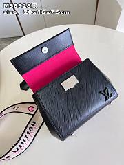 Louis Vuitton Cluny Mini Bag M58925 Black Size 20 x 16 x 7.5 cm - 4