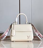 Louis Vuitton Cluny Mini Bag M58928 White Size 20 x 16 x 7.5 cm - 1