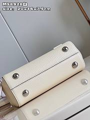 Louis Vuitton Cluny Mini Bag M58928 White Size 20 x 16 x 7.5 cm - 2