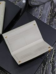YSL Uptown Large Wallet In Crocodile Embossed Shiny Leather Blanc Vintage Size 21,5 X 12 X 2,5 CM - 5