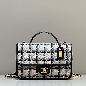 Chanel Small Flap Bag With Top Handle In White Wool Tweed Size 25 × 21.5 × 7 cm