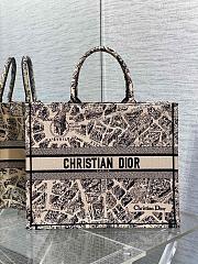 Dior Large Book Tote Beige and Black Plan de Paris Embroidery Size 42 x 35 x 18 cm - 5