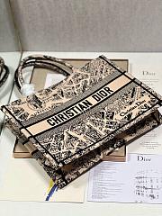 Dior Medium Book Tote Beige and Black Plan de Paris Embroidery Size 36 x 27.5 x 16.5 cm - 3