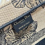 Dior Medium Book Tote Beige Multicolor Toile de Jouy Voyage Embroidery Size 36 x 27.5 x 16.5 cm - 4
