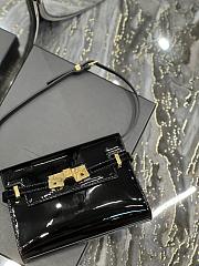 YSL Manhattan Small Shoulder Bag In Patent Leather Black Size 24 X 17.5 X 6 CM - 4