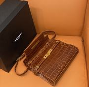 YSL Manhattan Small Shoulder Bag In Crocodile-Embossed Leather Dark Caramel Size 24 X 17,5 X 6 CM - 5