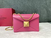 Valentino One Stud Nappa Bag With Chain Pink Size 19*14*11cm - 1