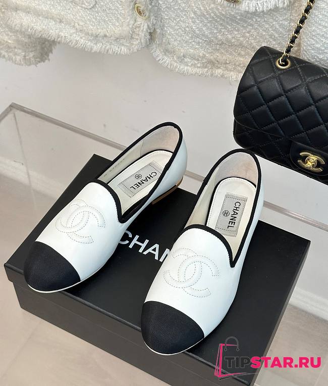 Chanel Moccasins G39000 White & Black - 1