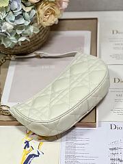 Dior CD Lounge Bag Latte Supple Macrocannage Lambskin Size 26 x 15 x 5.5 cm - 4