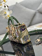 Dior Medium Lady D-Joy Bag Green Multicolor Lily and Bead Embroidery Size 26 x 13.5 x 5 cm - 2