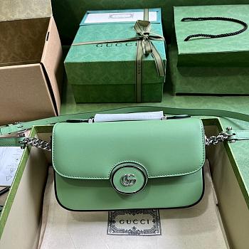Gucci Petite GG Mini Shoulder Bag Green Size 21x10x5cm