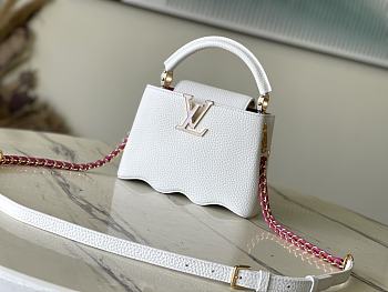 Louis Vuitton Capucines Mini M22121 Snow White Size 22 x 14 x 7.5 cm