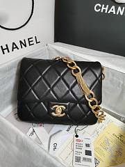 Chanel Small Flap Bag Black Lambskin AS4231 Size 17 × 21 × 6 cm - 1