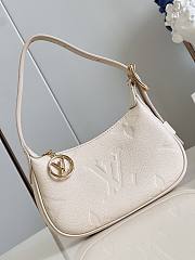 Louis Vuitton Mini Moon Cream M82426 Size 20.5 x 11 x 5 cm - 1