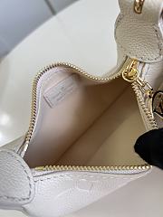 Louis Vuitton Mini Moon Cream M82426 Size 20.5 x 11 x 5 cm - 5