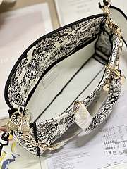 Dior Medium Lady D-Joy Bag White and Black Plan de Paris Printed Calfskin Size 26 x 13.5 x 5 cm - 5