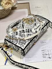 Dior Medium Lady D-Joy Bag White and Black Plan de Paris Printed Calfskin Size 26 x 13.5 x 5 cm - 4