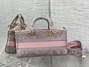 Dior Medium Lady D-Joy Bag Gray and Pink Toile de Jouy Reverse Embroidery Size 26 x 13.5 x 5 cm - 4