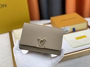Louis Vuitton M62159 Capucines Compact Galet Gray Size 13.5 x 9.5 x 3 cm - 1