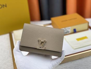 Louis Vuitton M62159 Capucines Compact Galet Gray Size 13.5 x 9.5 x 3 cm