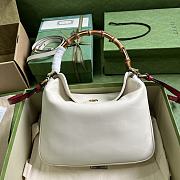 Gucci Diana Medium Shoulder Bag 746124 White Size 30*23*6.5 cm - 1