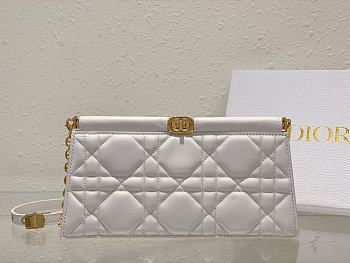 Dior Caro Colle Noire Clutch With Chain Latte Cannage Lambskin Size 27.5 x 14 x 4.5 cm