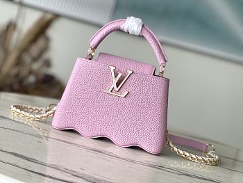 Louis Vuitton M22122 Capucines Mini Light Pink Size 22 x 14 x 7.5 cm