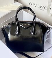 Givenchy Mini Antigona bag in Box leather Black Size 26x19x13 cm - 1