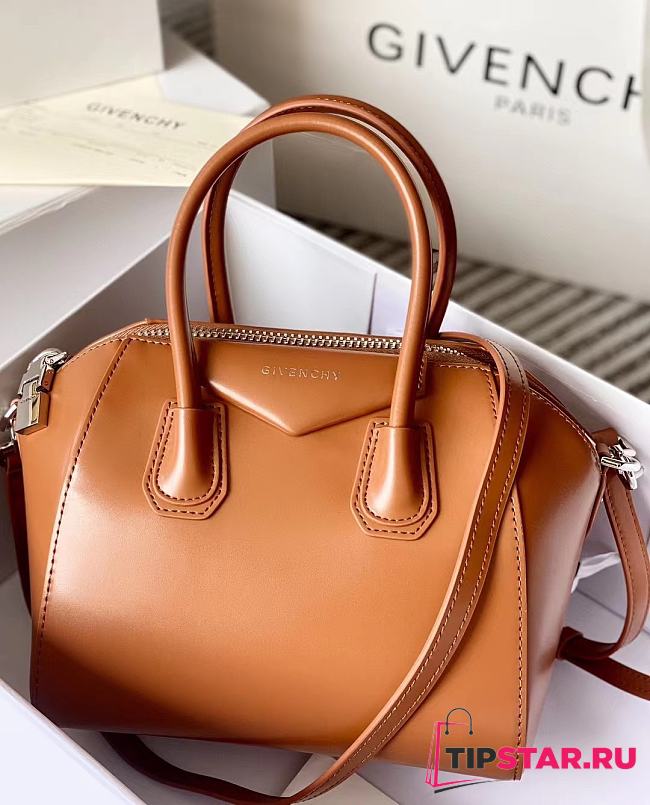 Givenchy Mini Antigona bag in Box leather Brown Size 26x19x13 cm - 1